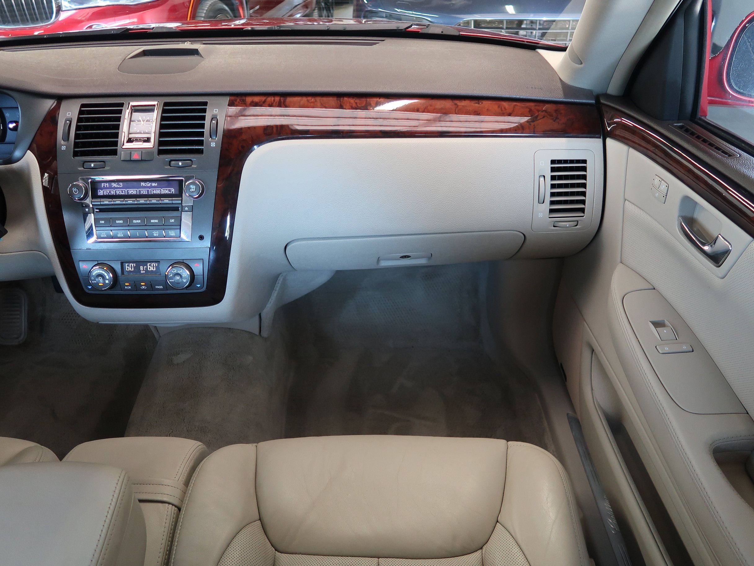 Used 2009 Cadillac DTS FWD image 15