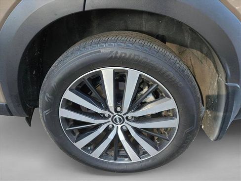 Used 2024 Nissan Pathfinder Platinum w/ Cargo Package image 24