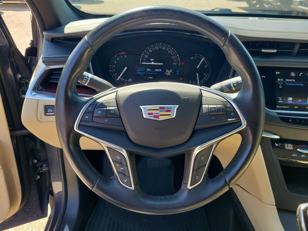 Used 2018 Cadillac XT5 Luxury w/ Driver Awareness Package FWD image 21