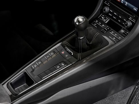 Used 2020 Porsche 718 Cayman GT4 image 28