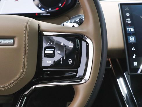 Used 2024 Land Rover Range Rover Sport Dynamic SE image 32