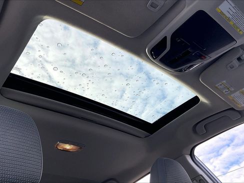 Used 2020 Subaru Outback Premium image 12