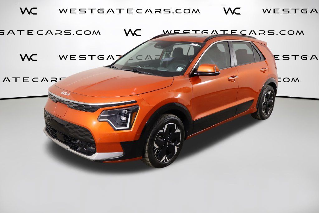 Used 2023 Kia Niro Wave FWD 360° Tour