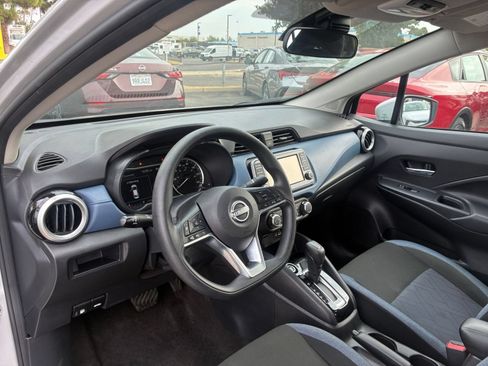 Used 2025 Nissan Versa SV FWD image 27