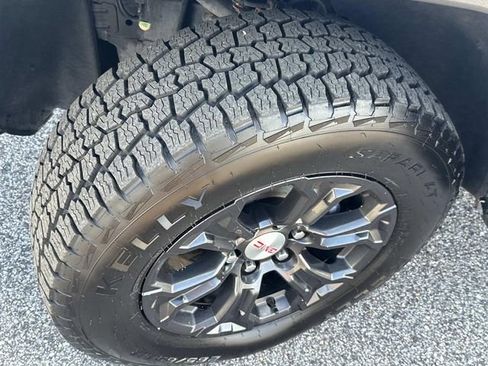 Used 2023 GMC Canyon Elevation image 13