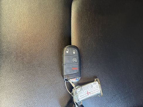 Used 2025 Jeep Compass Limited AWD/4WD image 21