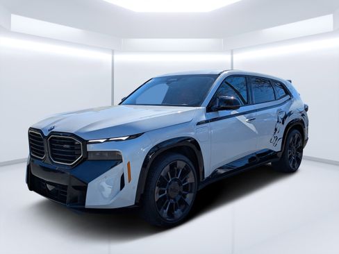 Used 2024 BMW XM image 10