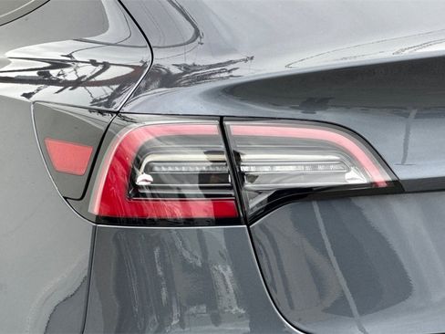 Used 2022 Tesla Model 3 Long Range image 26