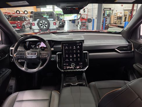 Used 2024 GMC Acadia AT4 w/ Super Cruise Package AWD/4WD image 16