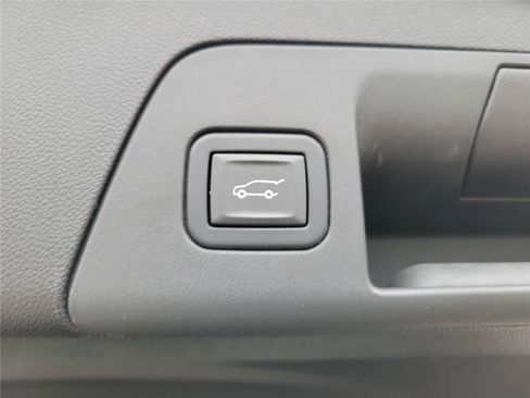 Used 2023 Buick Envision Essence w/ Sport Touring Package AWD/4WD image 11