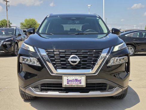 Used 2023 Nissan Rogue SL FWD image 2
