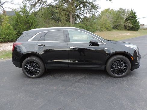 New 2026 Cadillac XT5 Luxury w/ LPO, ONYX Package image 4