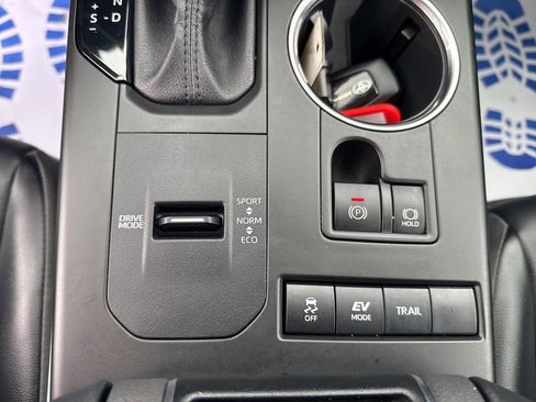 Used 2022 Toyota Highlander XLE image 30