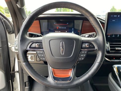 Used 2024 Lincoln Navigator Reserve AWD/4WD image 13