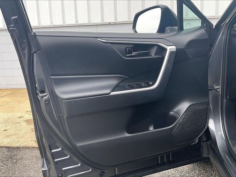Used 2025 Toyota RAV4 LE image 27