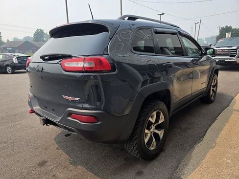 Used 2016 Jeep Cherokee Trailhawk w/ Comfort & Convenience Group AWD/4WD image 7