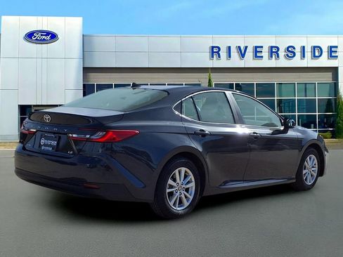 Used 2025 Toyota Camry LE image 6