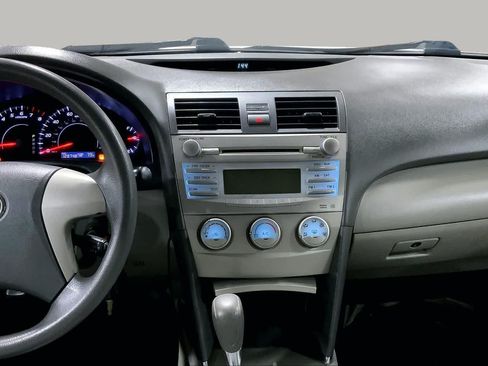 Used 2011 Toyota Camry LE w/ LE Extra-Value Pkg FWD image 6