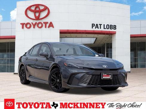 Used 2025 Toyota Camry SE w/ Convenience Package AWD/4WD image 1