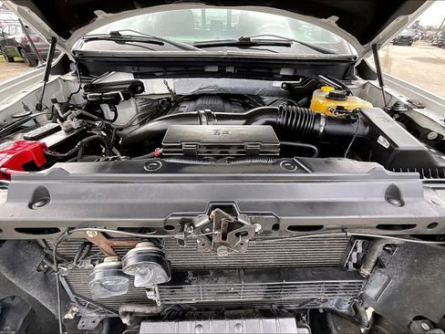 Used 2014 Ford F150 Platinum image 31