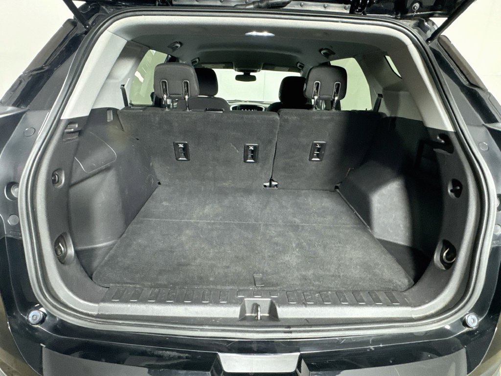 Used 2019 GMC Terrain SLE w/ Black Edition FWD image 30