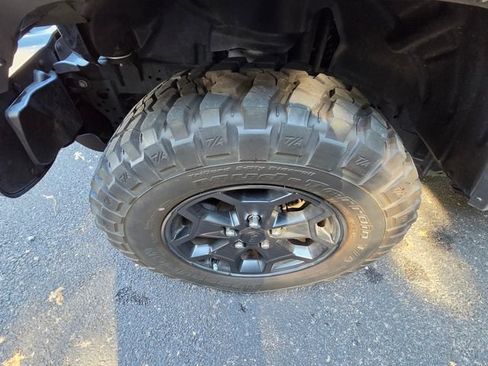 Used 2023 Jeep Gladiator Mojave AWD/4WD image 36