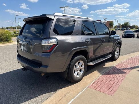 Used 2018 Toyota 4Runner SR5 RWD image 4