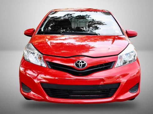 Used 2013 Toyota Yaris LE FWD image 10