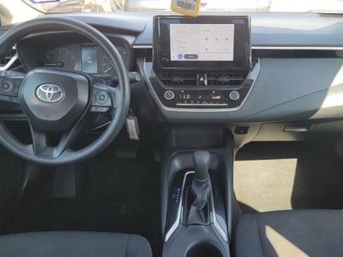 Used 2025 Toyota Corolla LE FWD image 3