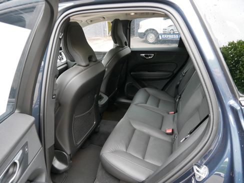 Certified 2025 Volvo XC60 B5 Plus AWD/4WD image 11