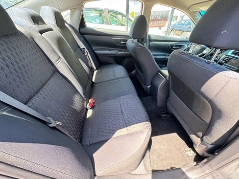 Used 2018 Nissan Altima 2.5 SV FWD image 15