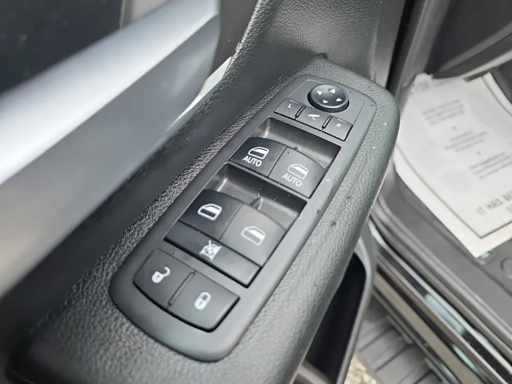 Used 2019 RAM 1500 Big Horn AWD/4WD image 16