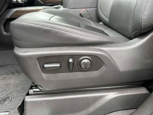 Used 2021 Chevrolet Silverado 1500 LT Trail Boss w/ Convenience Package II image 10