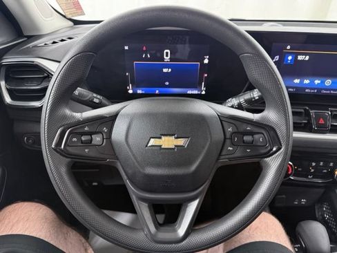 Used 2024 Chevrolet TrailBlazer LT FWD image 25