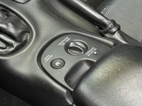 Used 2004 Chevrolet Corvette Coupe w/ Roof Package image 24