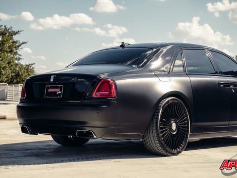 Used 2014 Rolls-Royce Ghost RWD image 58
