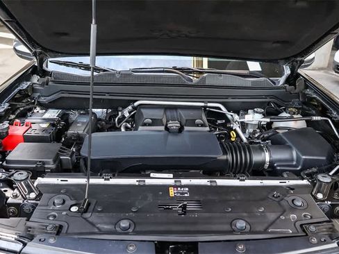 Used 2024 Chevrolet Colorado LT w/ LT Convenience Package image 28