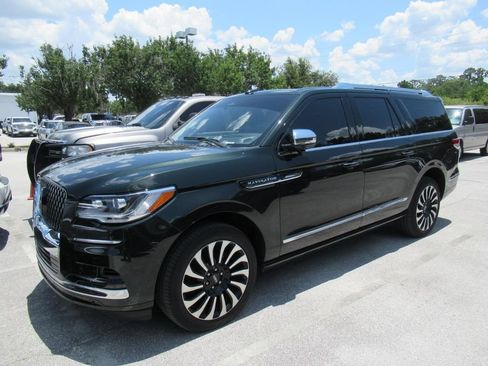 Used 2023 Lincoln Navigator L Black Label AWD/4WD image 11