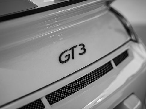 Used 2010 Porsche 911 GT3 RWD image 14