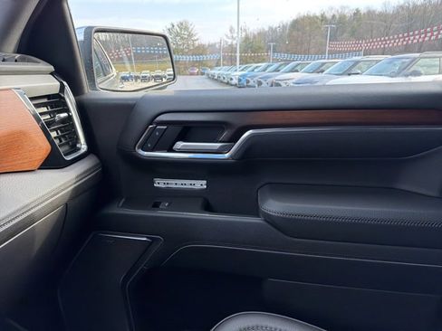 Used 2025 GMC Sierra 1500 Denali AWD/4WD image 25
