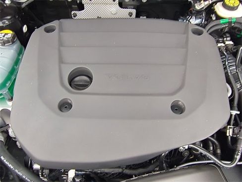 New 2026 Volvo XC40 B5 Plus w/ Protection Package Premier image 23