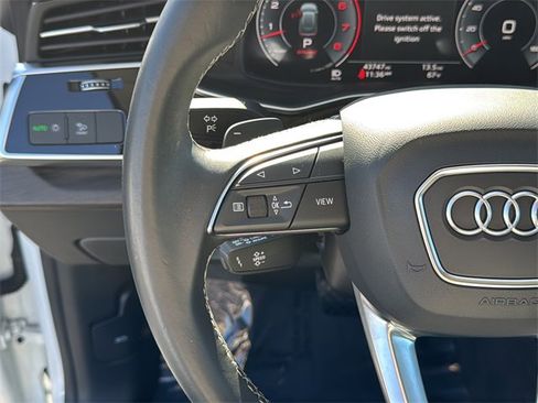 Used 2022 Audi Q8 Premium w/ Convenience Package image 16