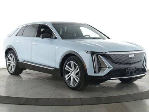 Used 2024 Cadillac Lyriq Tech RWD image 2