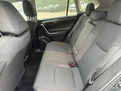 Used 2023 Toyota RAV4 LE AWD/4WD image 18