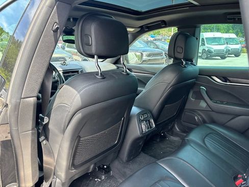 Used 2019 Maserati Levante AWD/4WD image 8