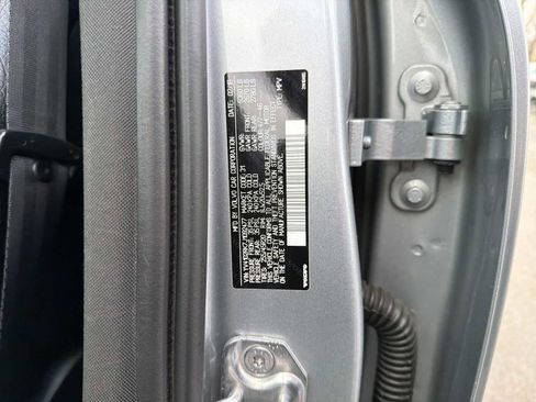 Used 2018 Volvo XC60 T5 Momentum w/ Advanced Package image 35