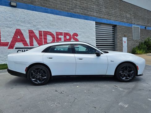 New 2026 Dodge Charger R/T w/ Blacktop Package AWD/4WD image 8