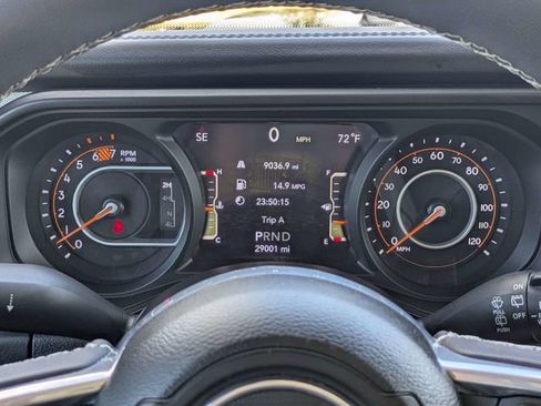 Used 2025 Jeep Wrangler Unlimited Sahara AWD/4WD image 29