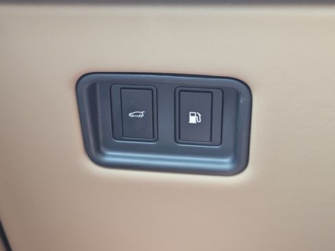 Used 2025 Land Rover Range Rover SE AWD/4WD image 21