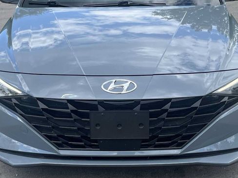 Used 2023 Hyundai Elantra SEL w/ Convenience Package FWD image 17